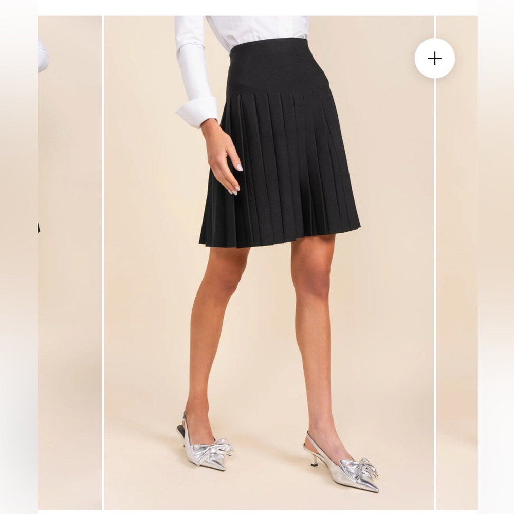 Brand new Apparalel Infinity skirt in black